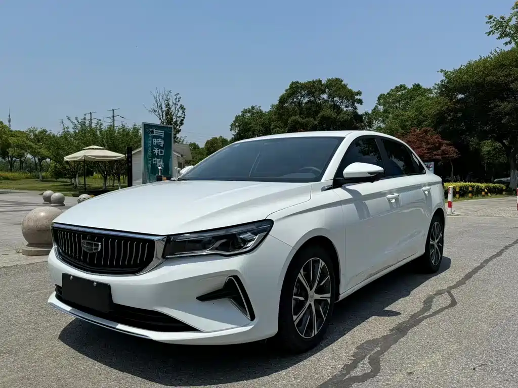 Geely Emgrand 2023