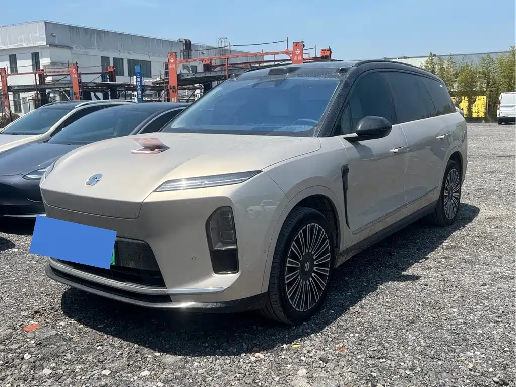 NIO ES8 2025