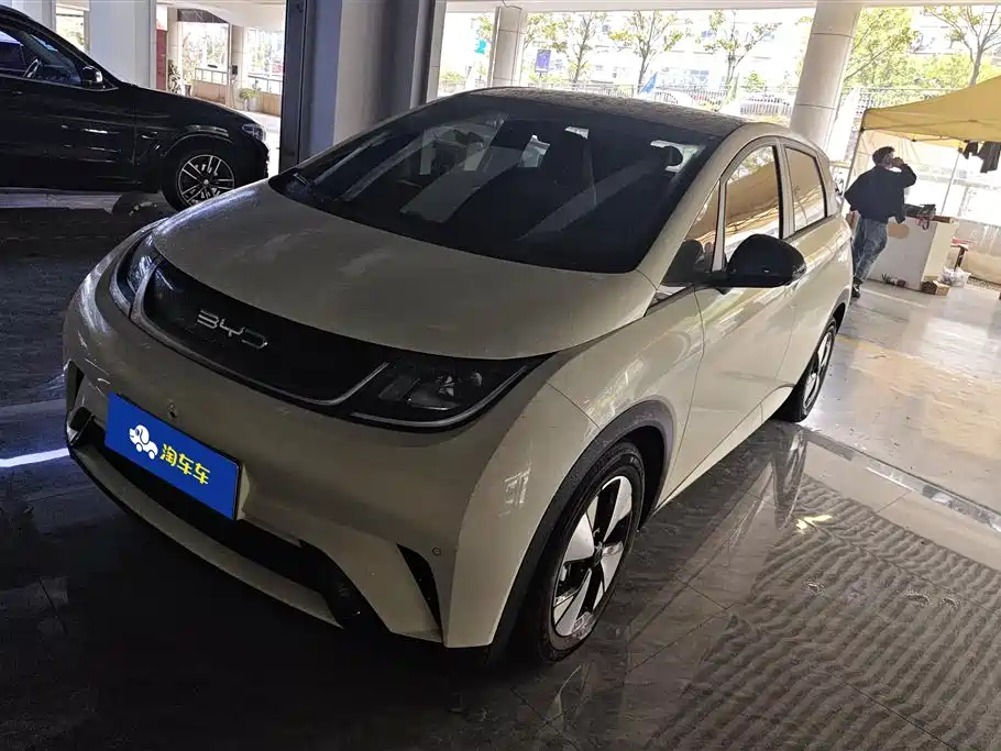 BYD Dolphin 2023