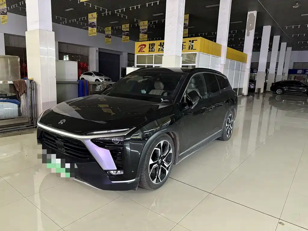 NIO ES8 2021