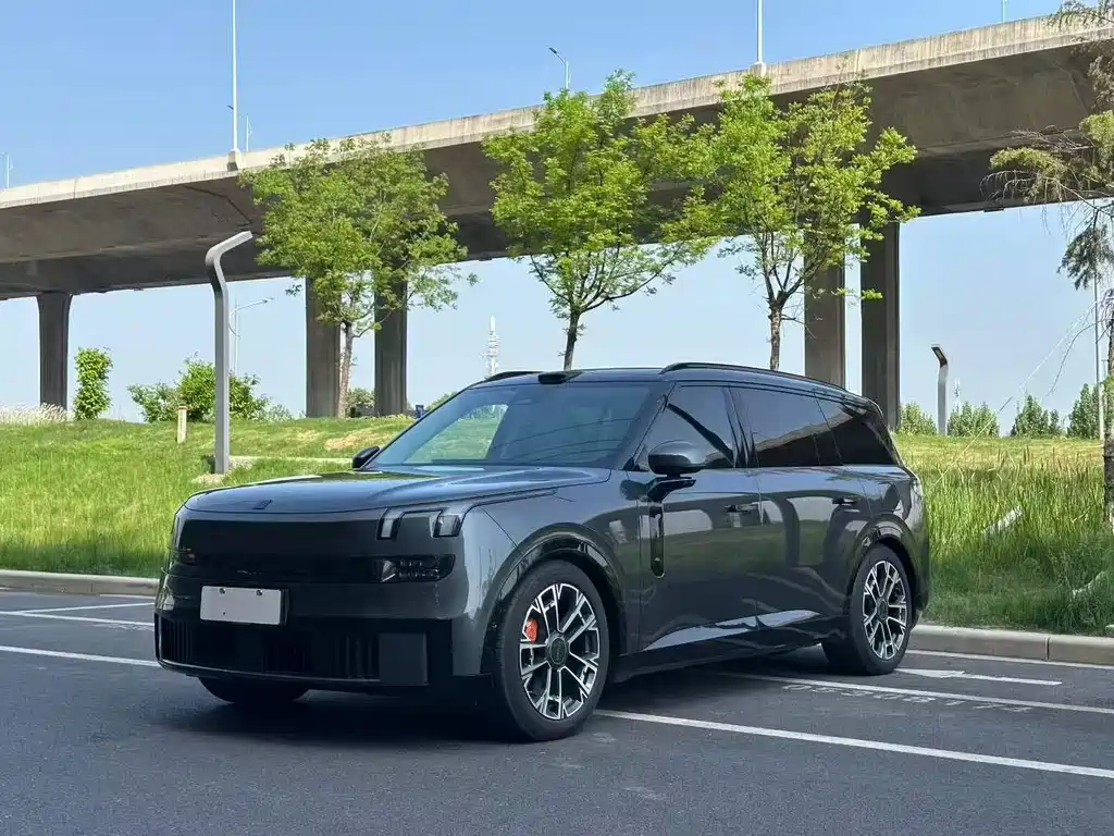 Lynk & Co 领克900 2025