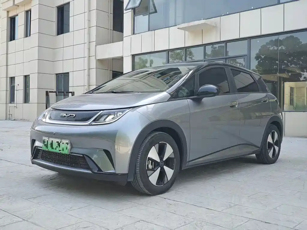 BYD Dolphin 2023