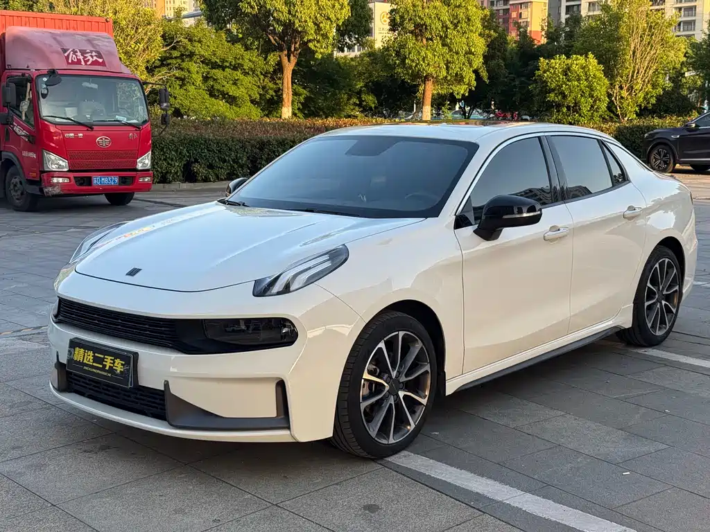 Lynk & Co 03 2020