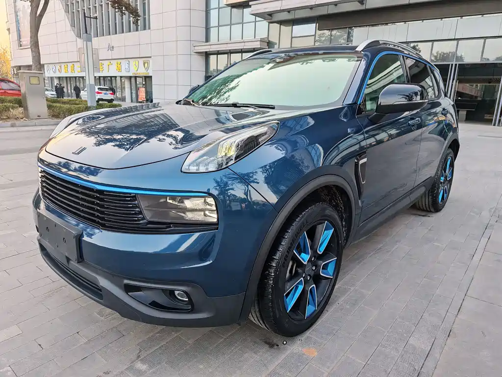 Lynk & Co 01 2019