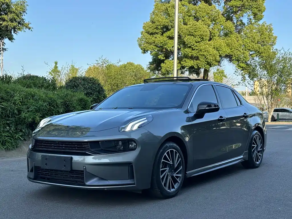Lynk & Co 03 2022