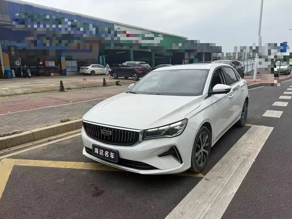 Geely Emgrand 2023