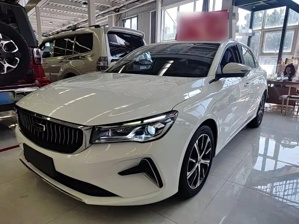 Geely Emgrand 2021