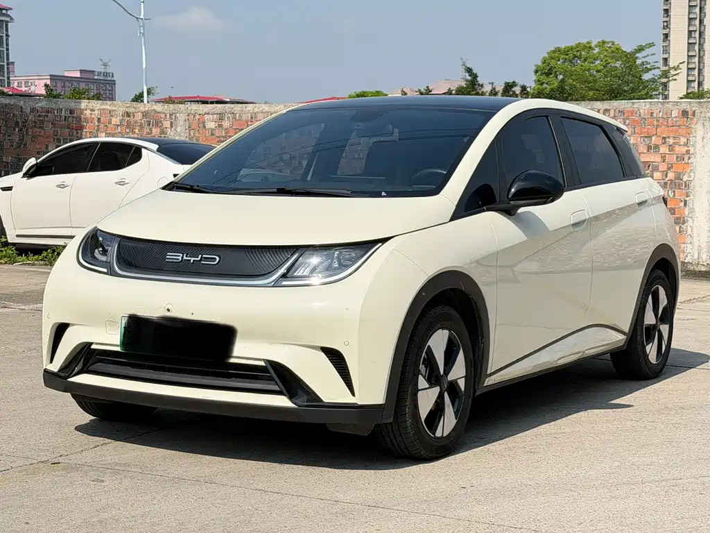 BYD Dolphin 2023