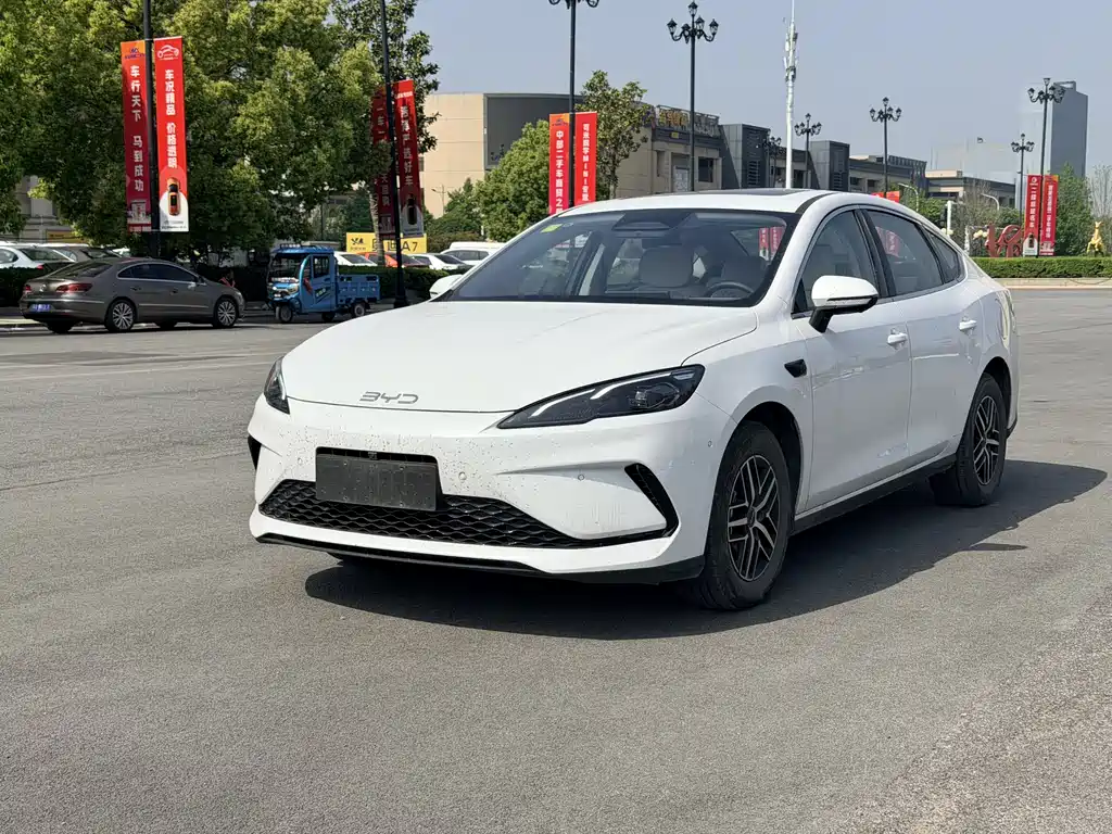 BYD Seal 05 DM-i 2025