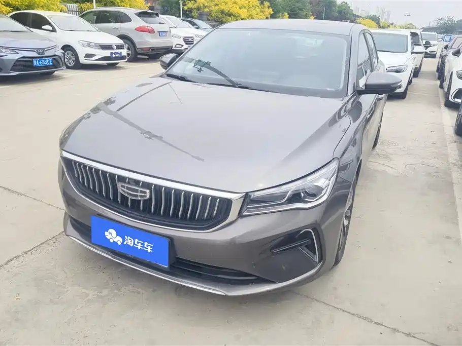 Geely Emgrand 2022