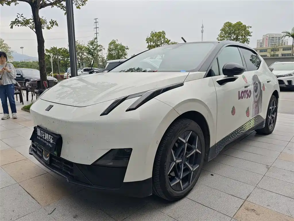 Lynk & Co Z20 2025
