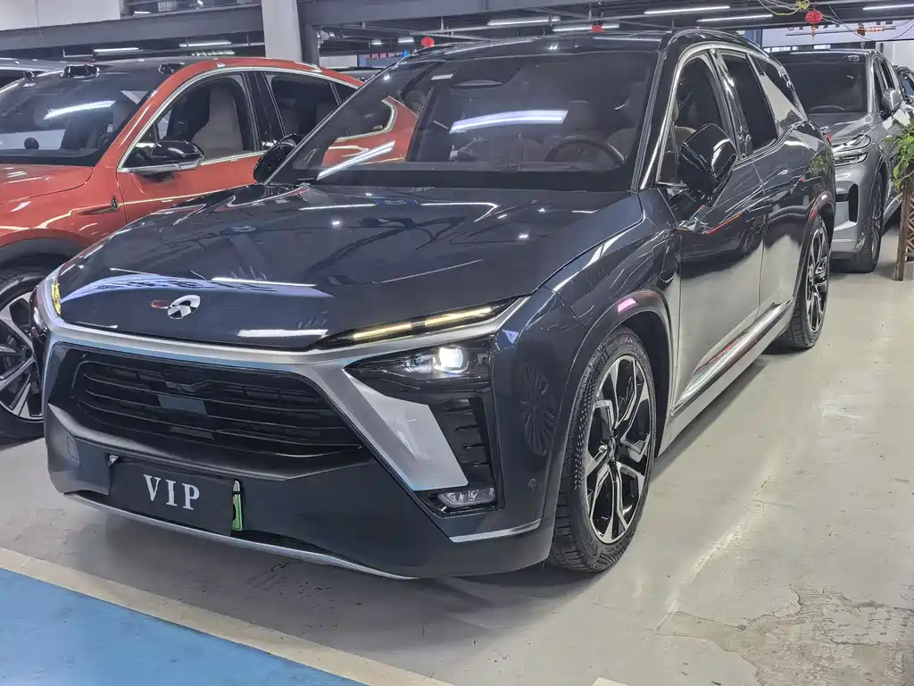 NIO ES8 2021