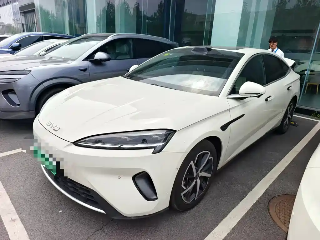 BYD Seal 07 DM-i 2025