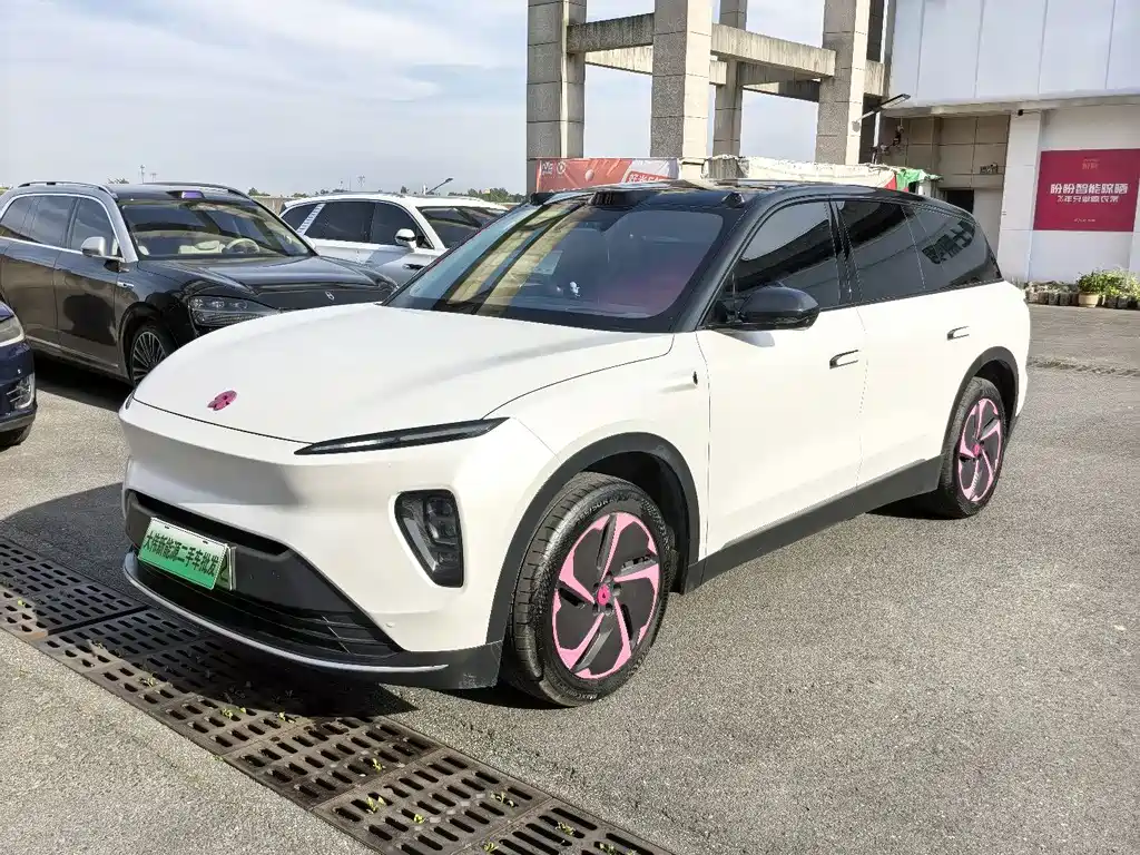 NIO ES8 2023