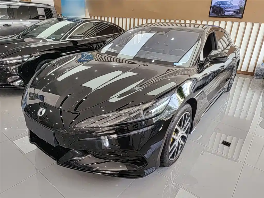 Denza Denza Z9GT 2025