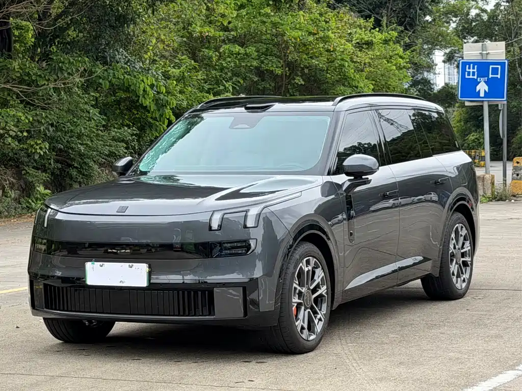 Lynk & Co 领克900 2025
