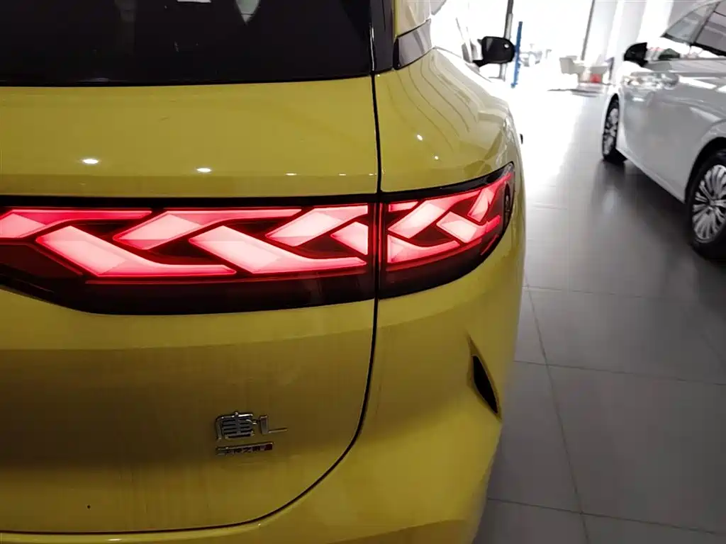 BYD 唐L 2025
