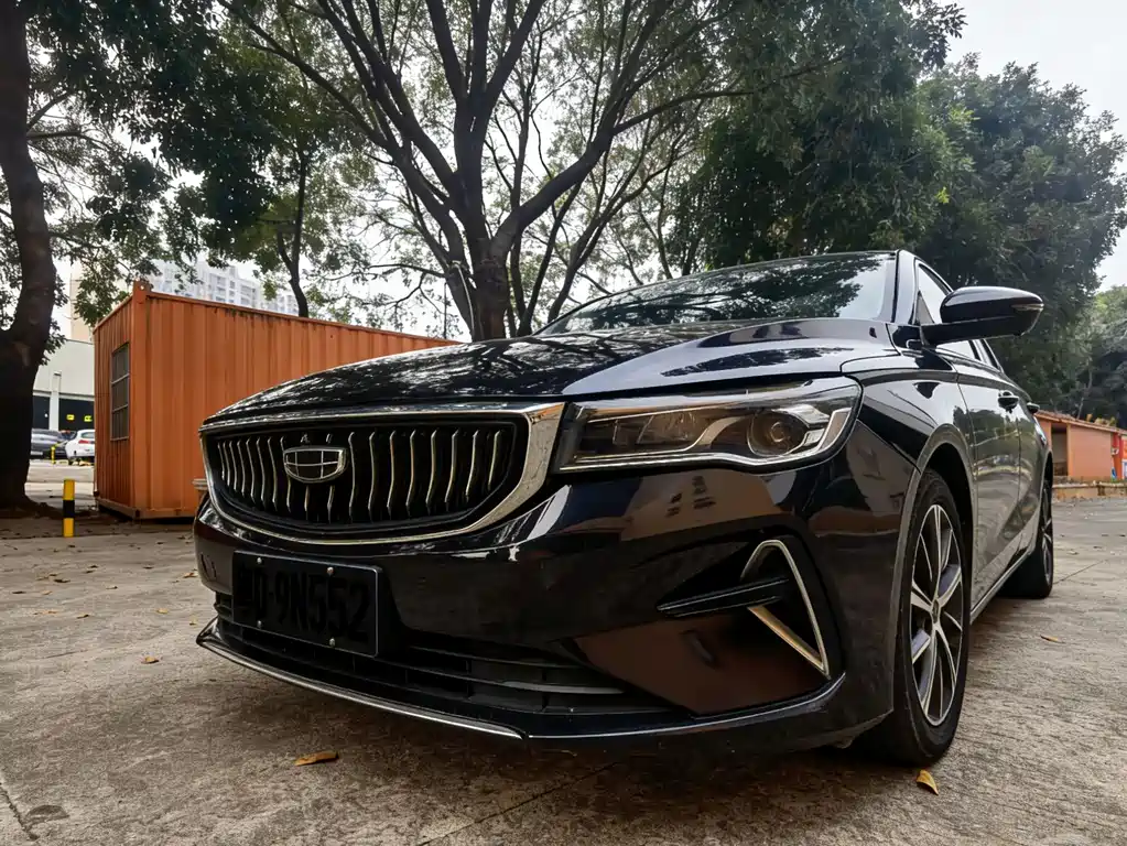 Geely Emgrand 2021