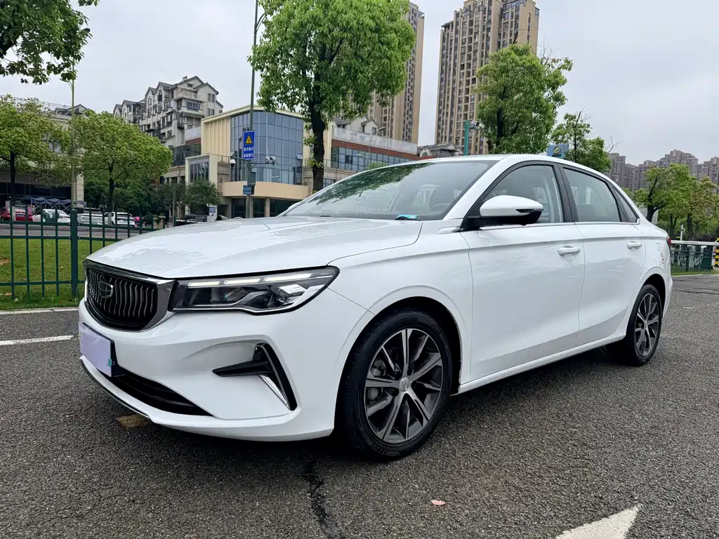 Geely Emgrand 2023