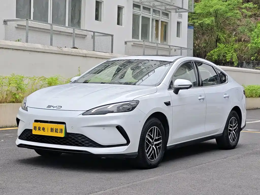 BYD Seal 05 DM-i 2025