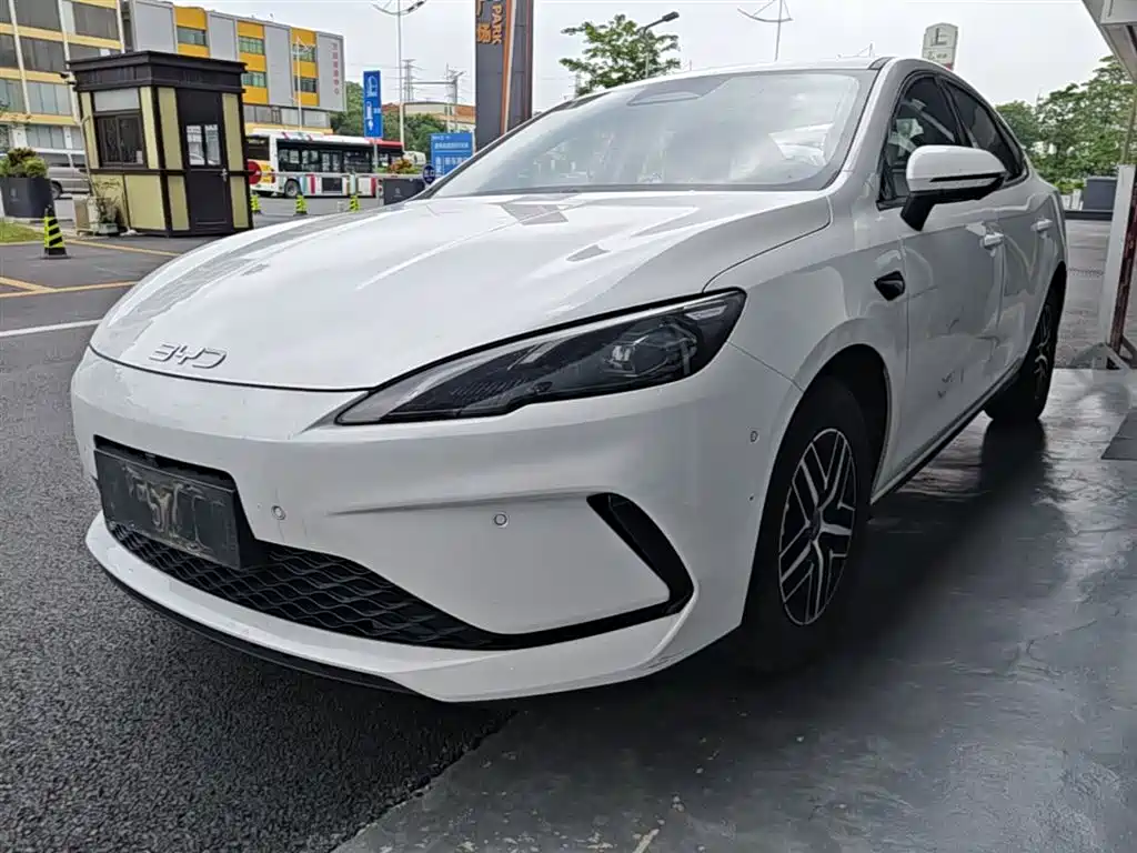 BYD Seal 05 DM-i 2025