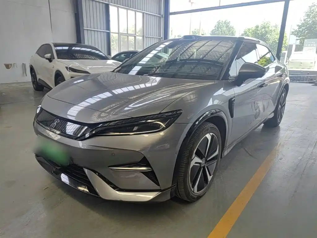 BYD L EV 2025