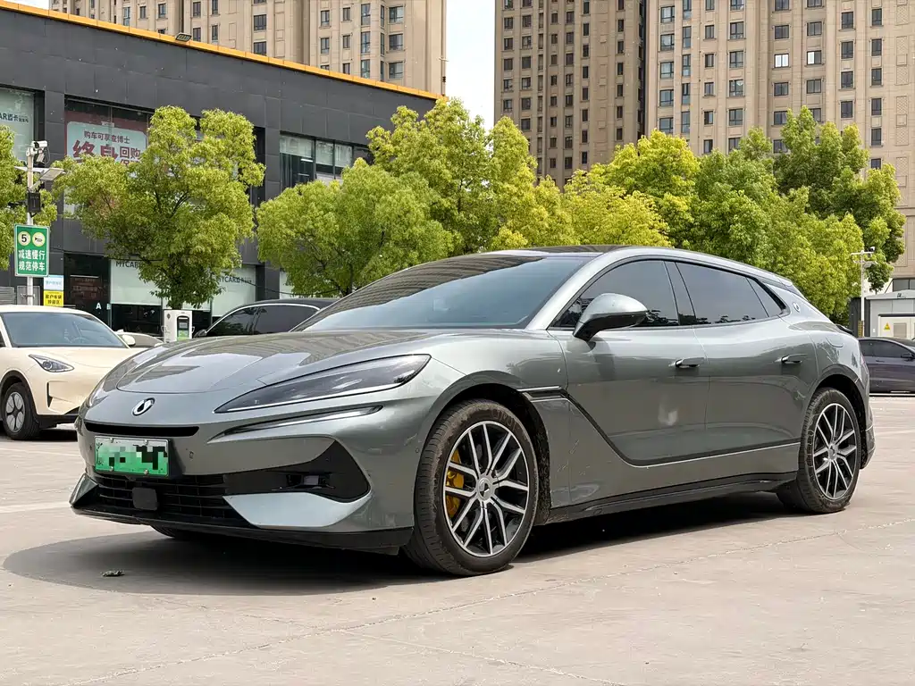 Denza Denza Z9GT 2025