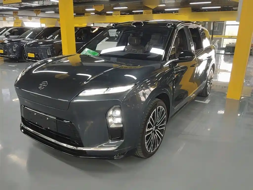 NIO ES8 2025