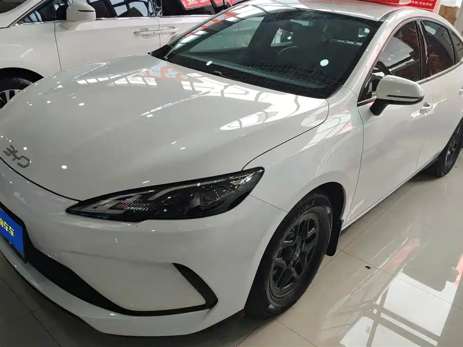 BYD Seal 05 DM-i 2025