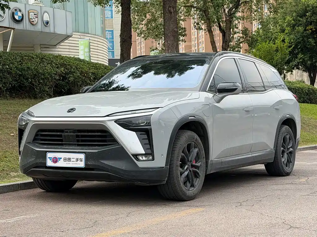 NIO ES8 2021