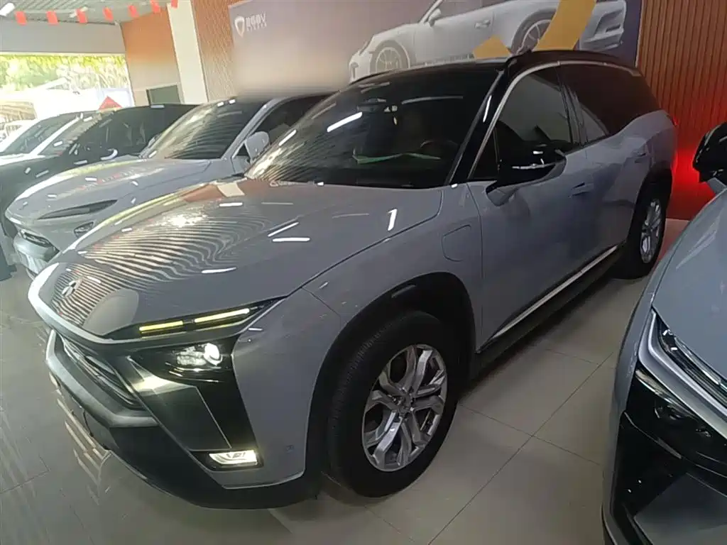 NIO ES8 2021