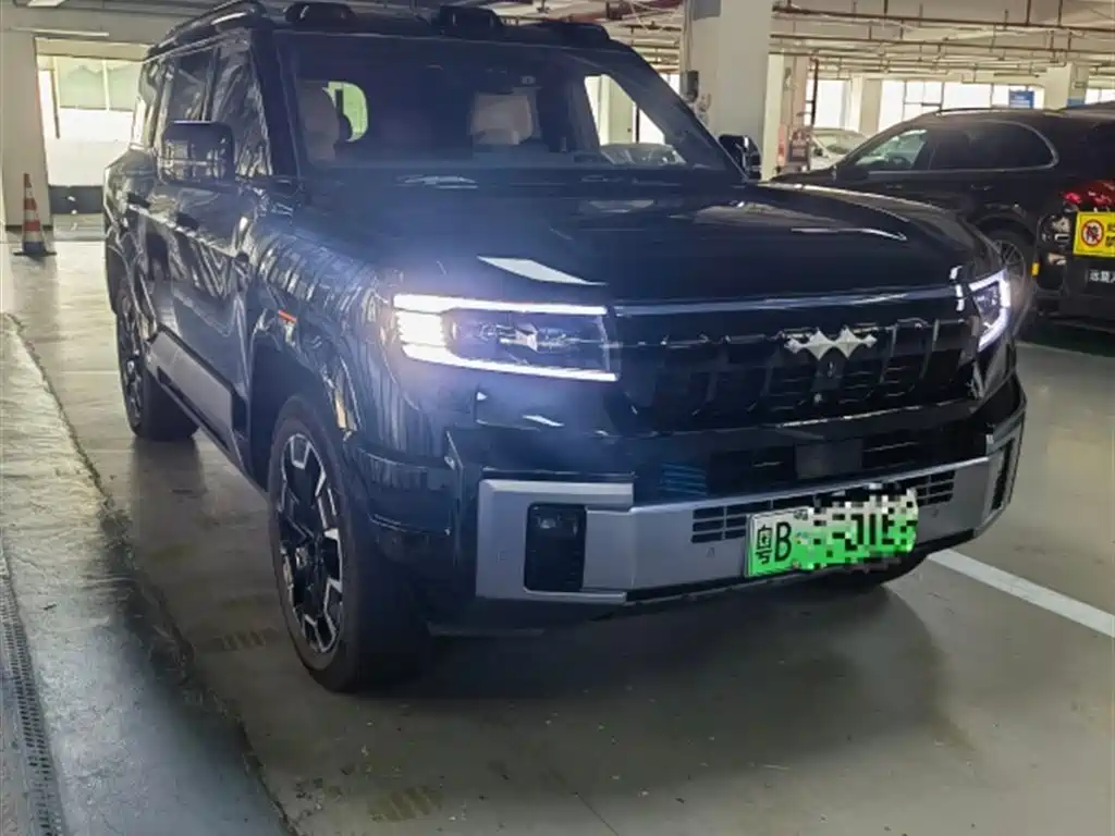 Fang Cheng Bao Leopard 8 2025