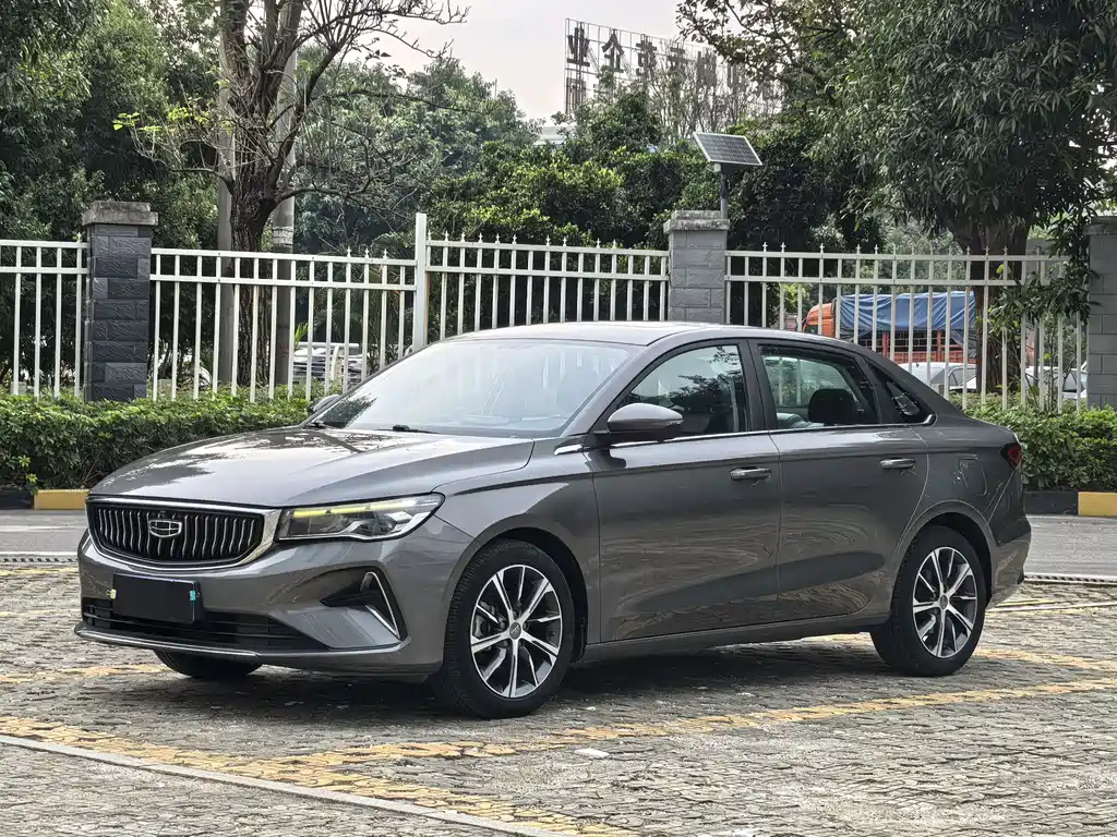 Geely Emgrand 2021