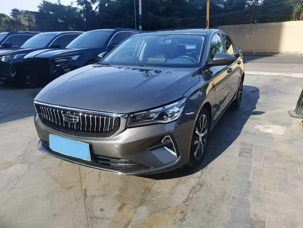 Geely Emgrand 2022