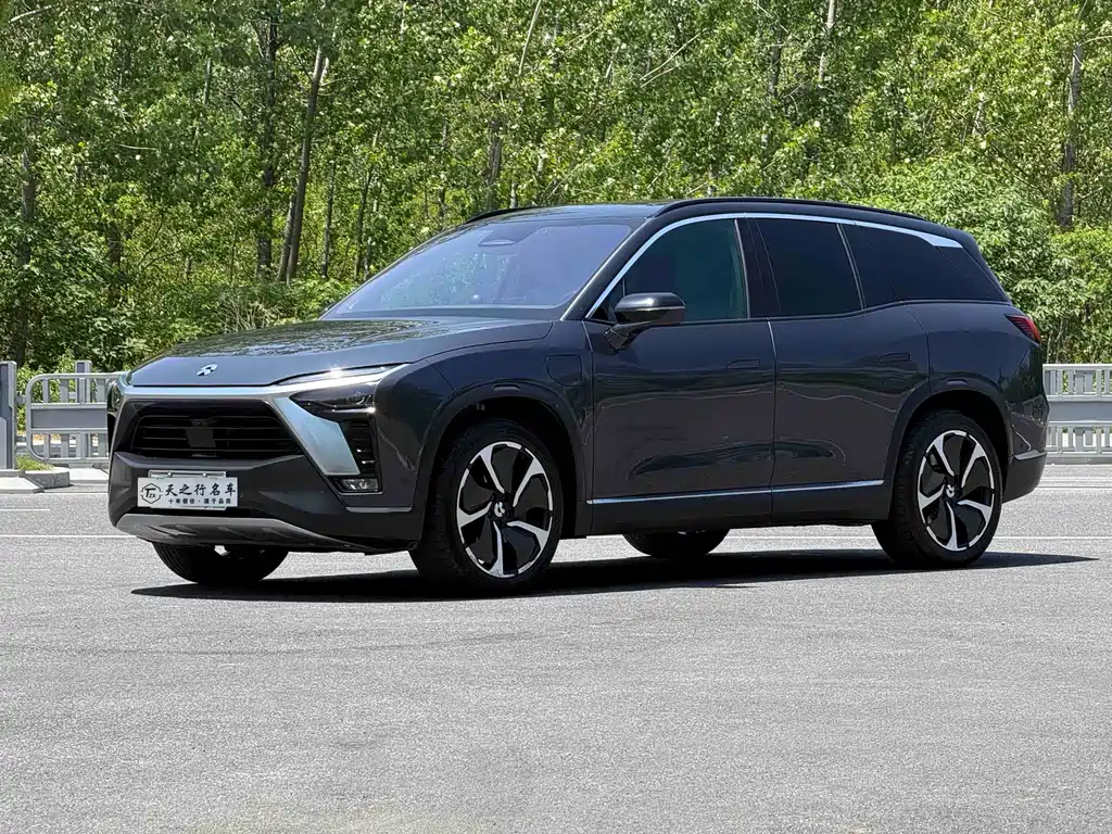 NIO ES8 2021