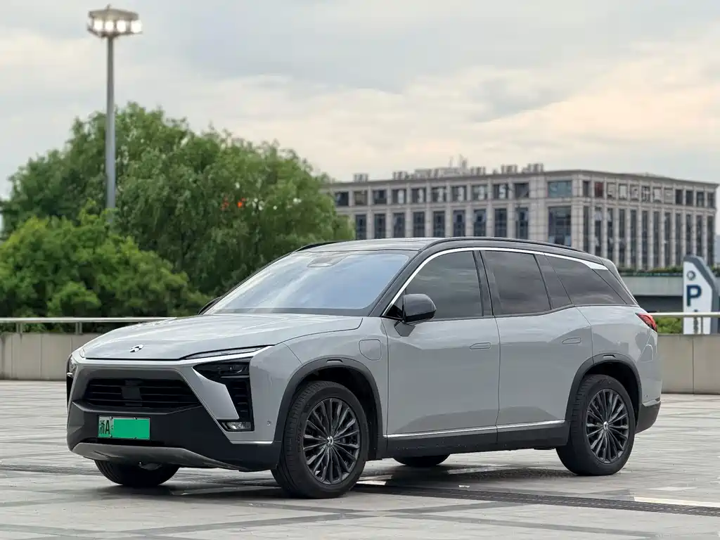 NIO ES8 2023