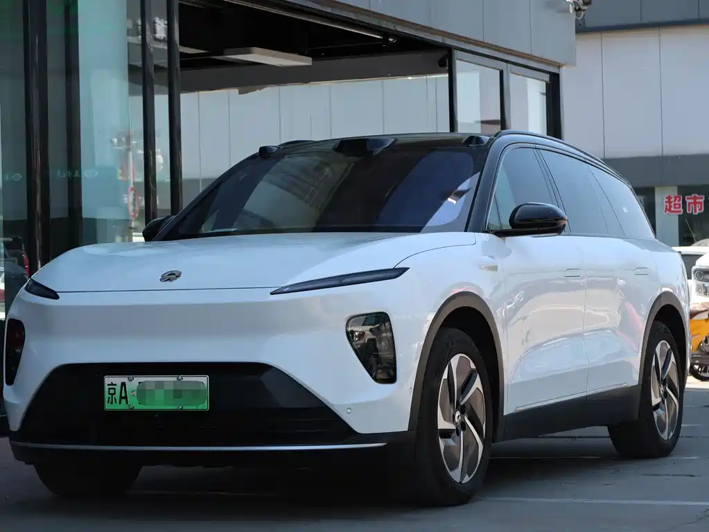 NIO ES8 2025