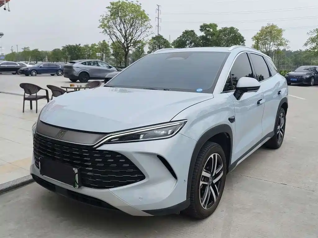 BYD L DM-i 2025