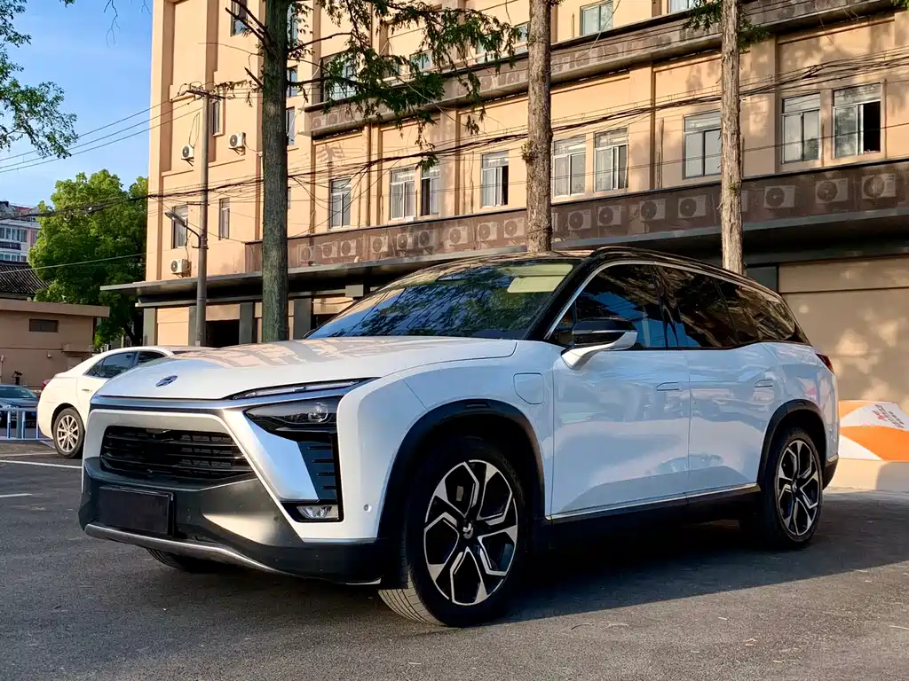 NIO ES8 2021