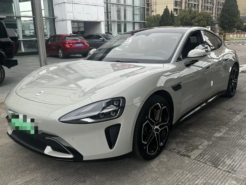 Xiaomi SU7 2024