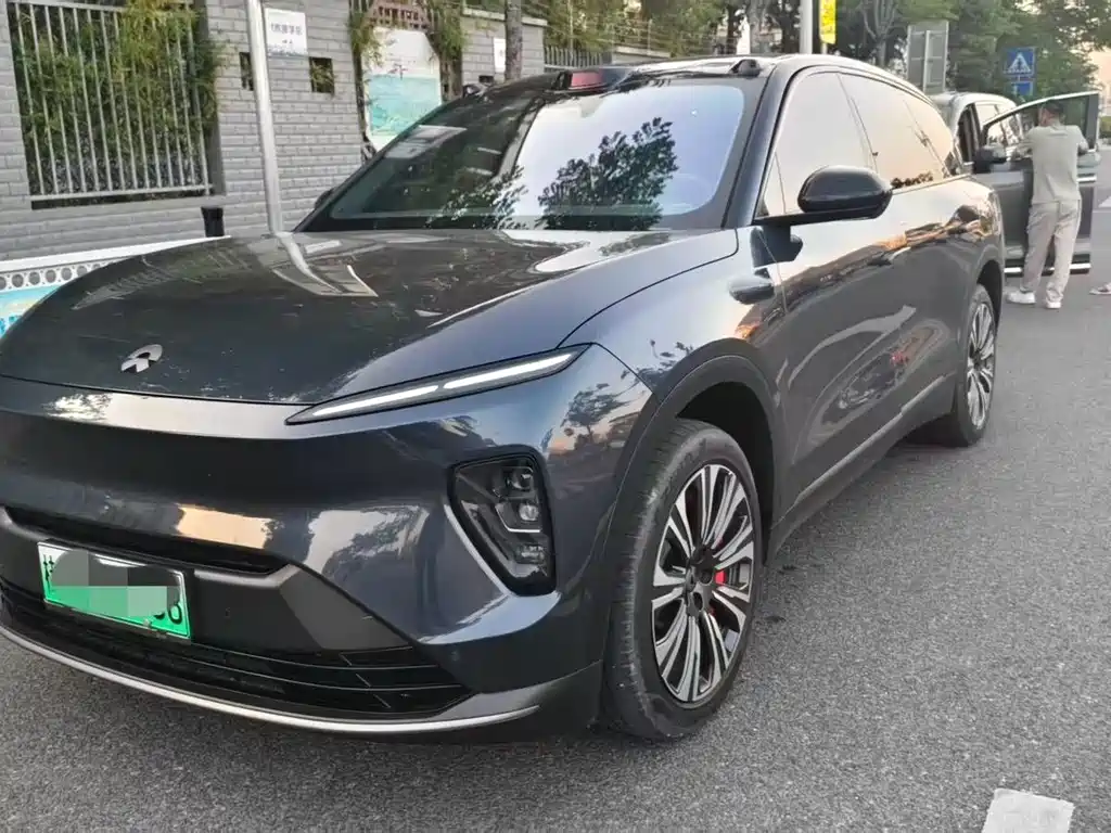 NIO ES8 2023