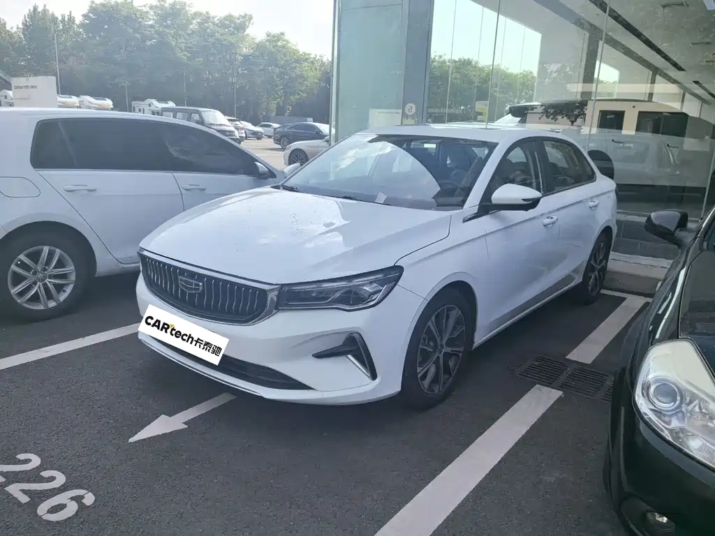 Geely Emgrand 2021