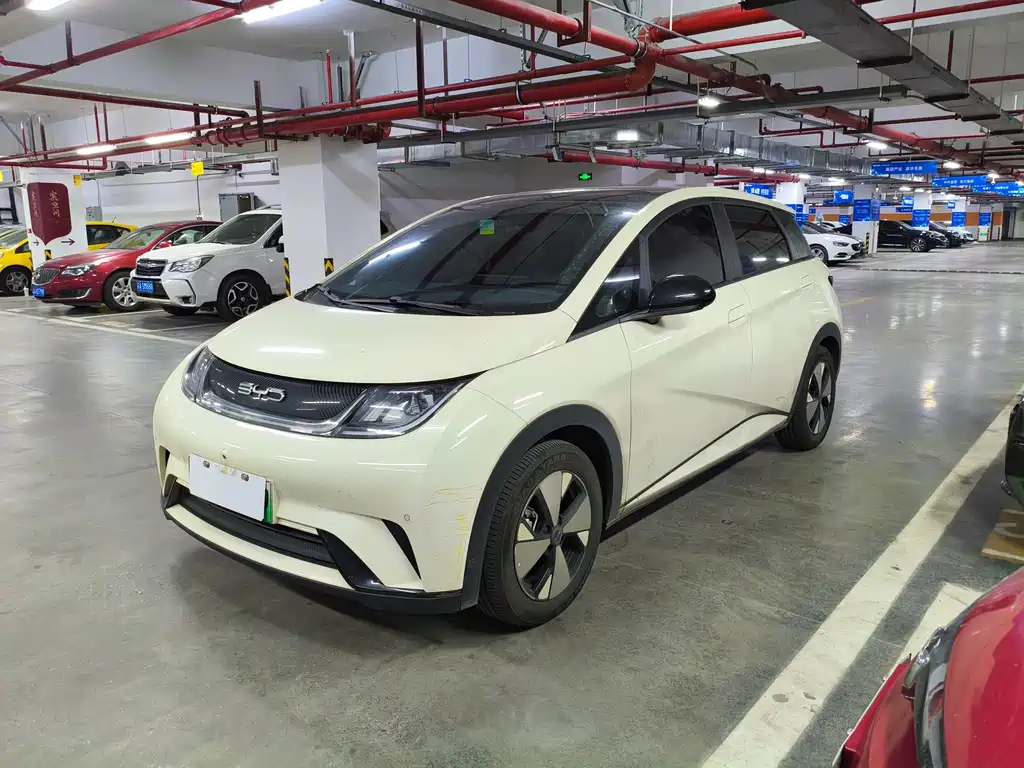 BYD Dolphin 2023