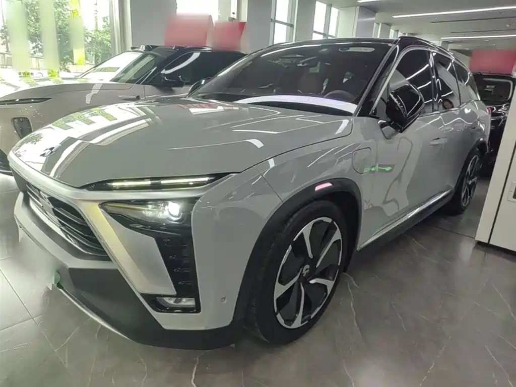 NIO ES8 2021
