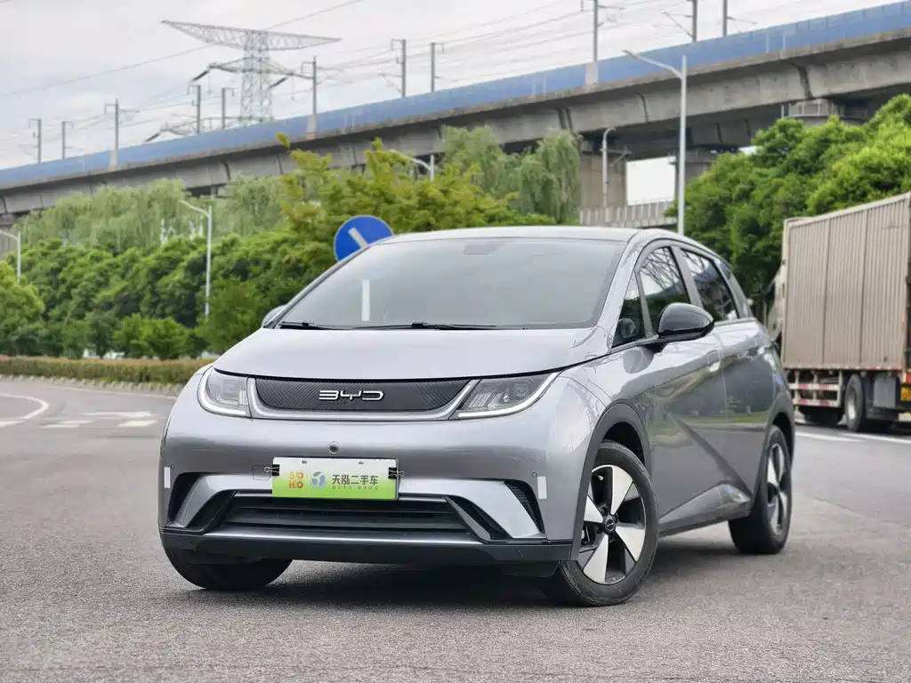 BYD Dolphin 2023