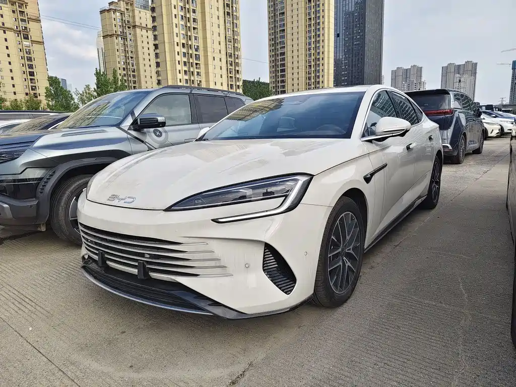 BYD Seal 07 DM-i 2025