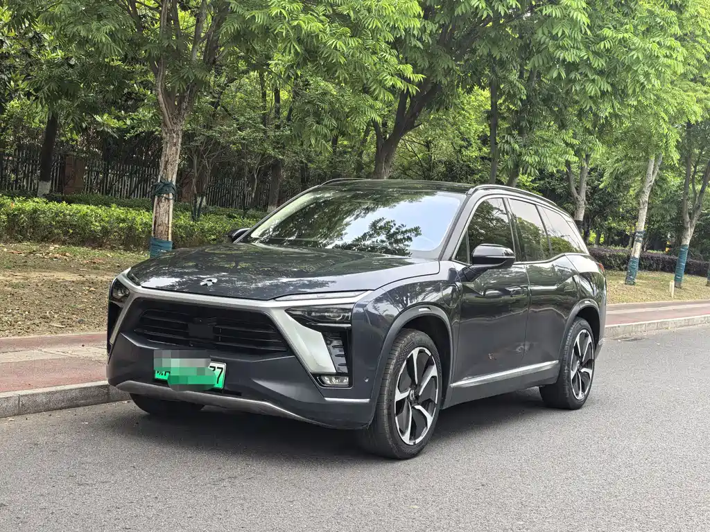 NIO ES8 2021