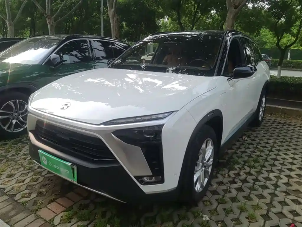 NIO ES8 2021