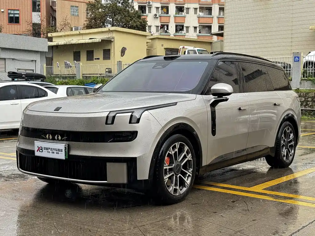 Lynk & Co 领克900 2025