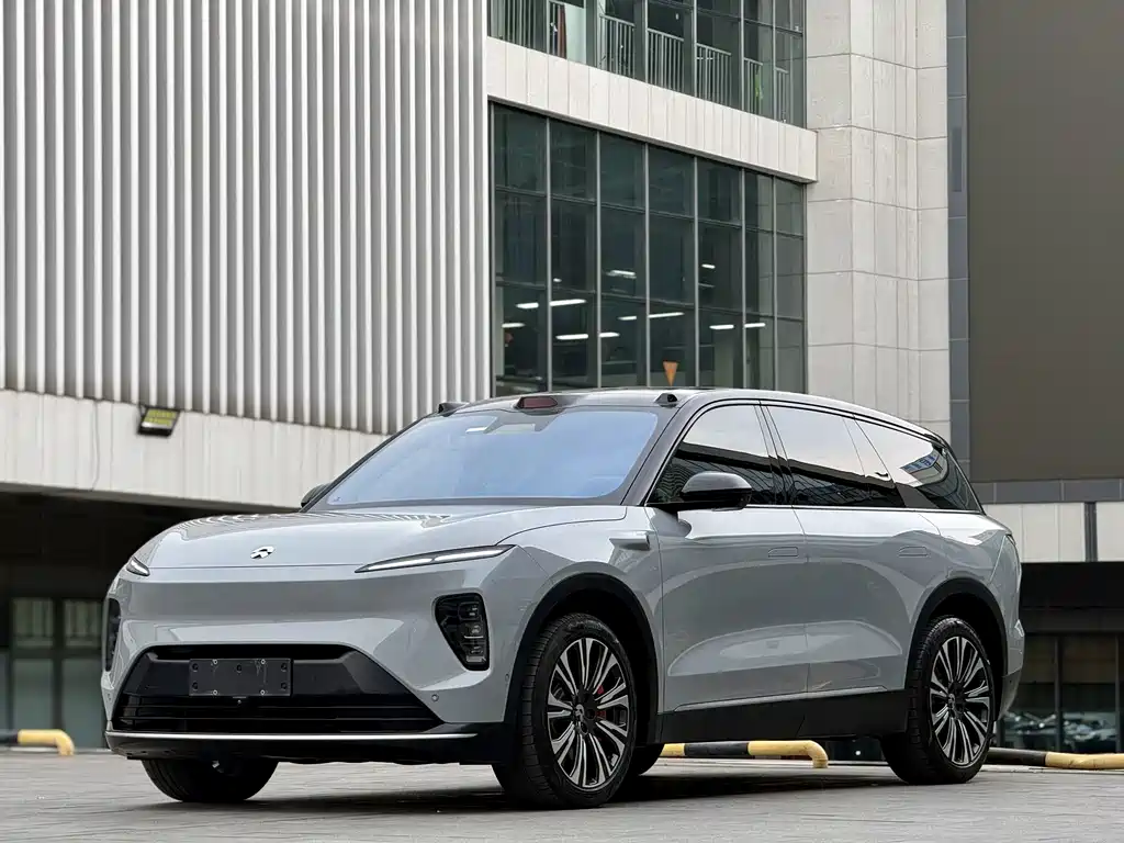NIO ES8 2023